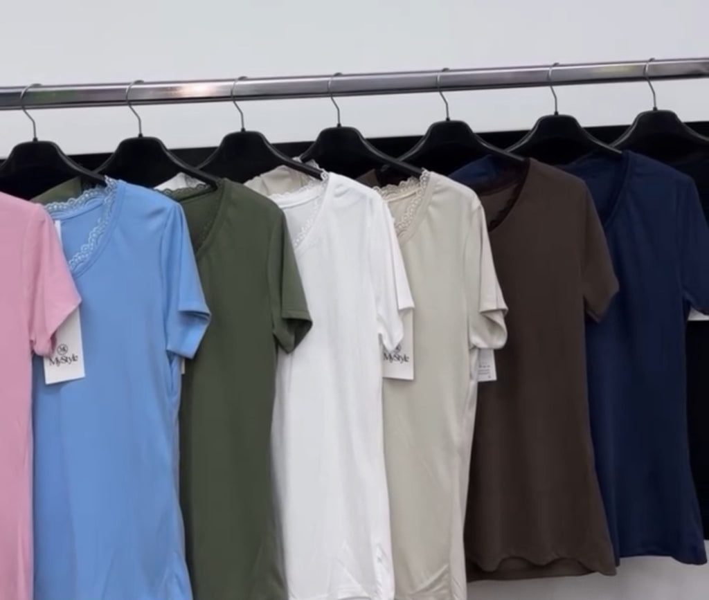 Maglia bottoncini merletto